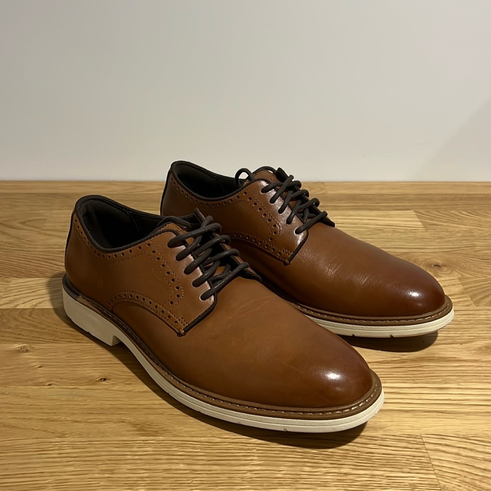 Brand new pair of men’s Cole Haan Go to plain toe Oxford size 9.5